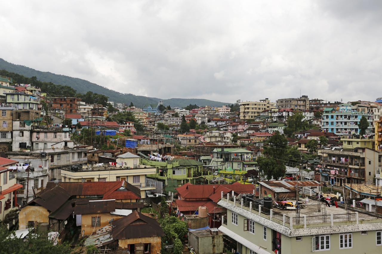 Oyo 2402 Hotel Highwinds Shillong Exterior foto